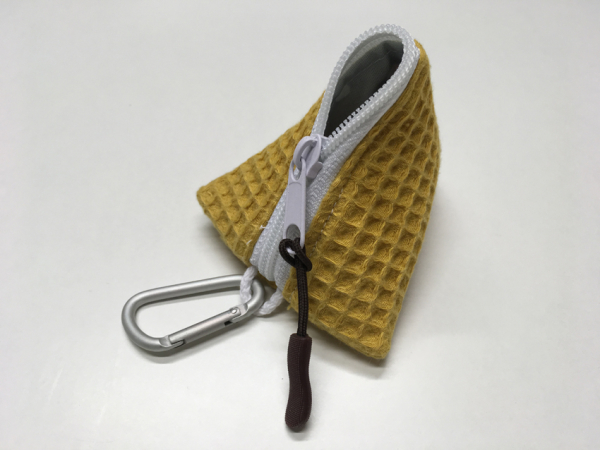 Schnullertäschchen aus Waffelpique ocker