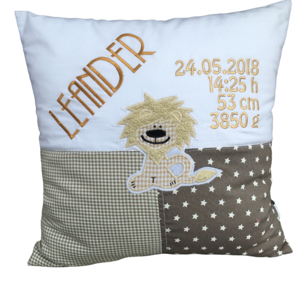 Geburtskissen mit Wunschmotiv Modell Leander - personalisierbar