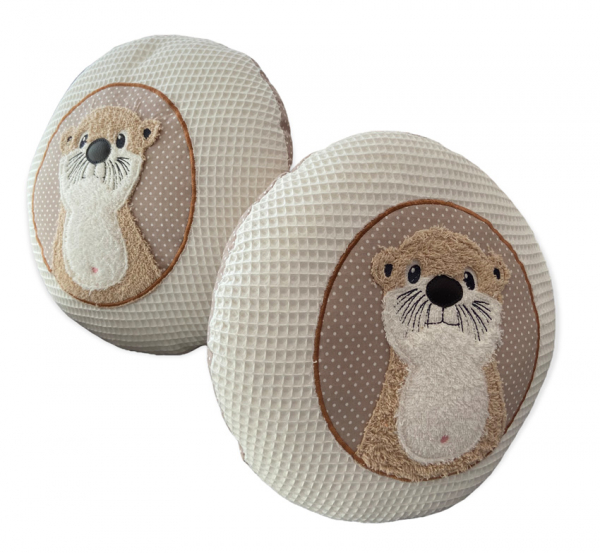 Kuschelkissen mit Otterapplikation